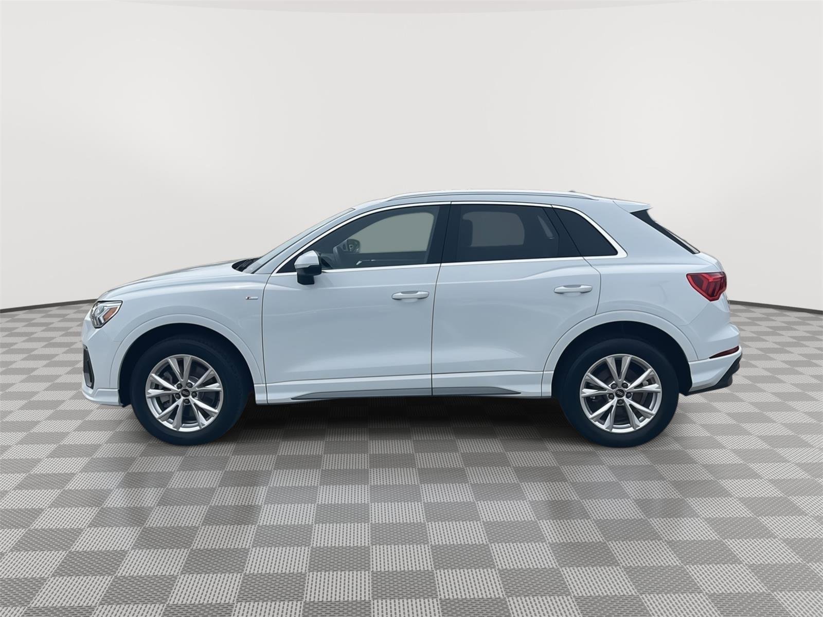 Used 2023 Audi Q3 2.0T Premium Plus AWD/4WD image 8