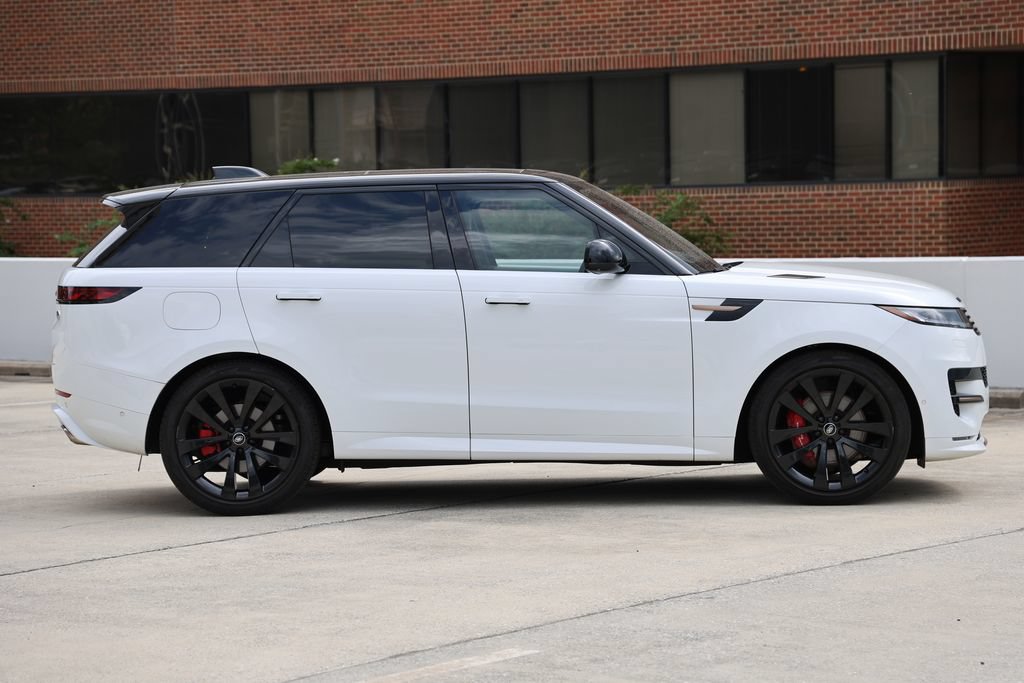 Used 2023 Land Rover Range Rover Sport SE Dynamic AWD/4WD image 4