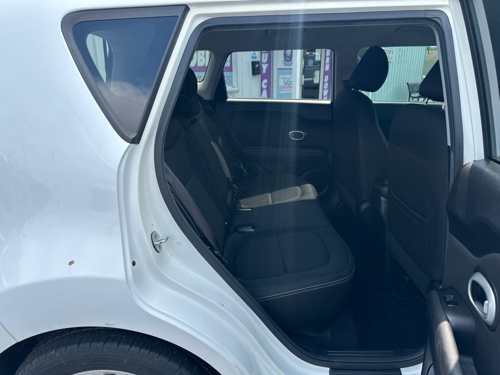 Used 2016 Kia Soul + FWD image 19