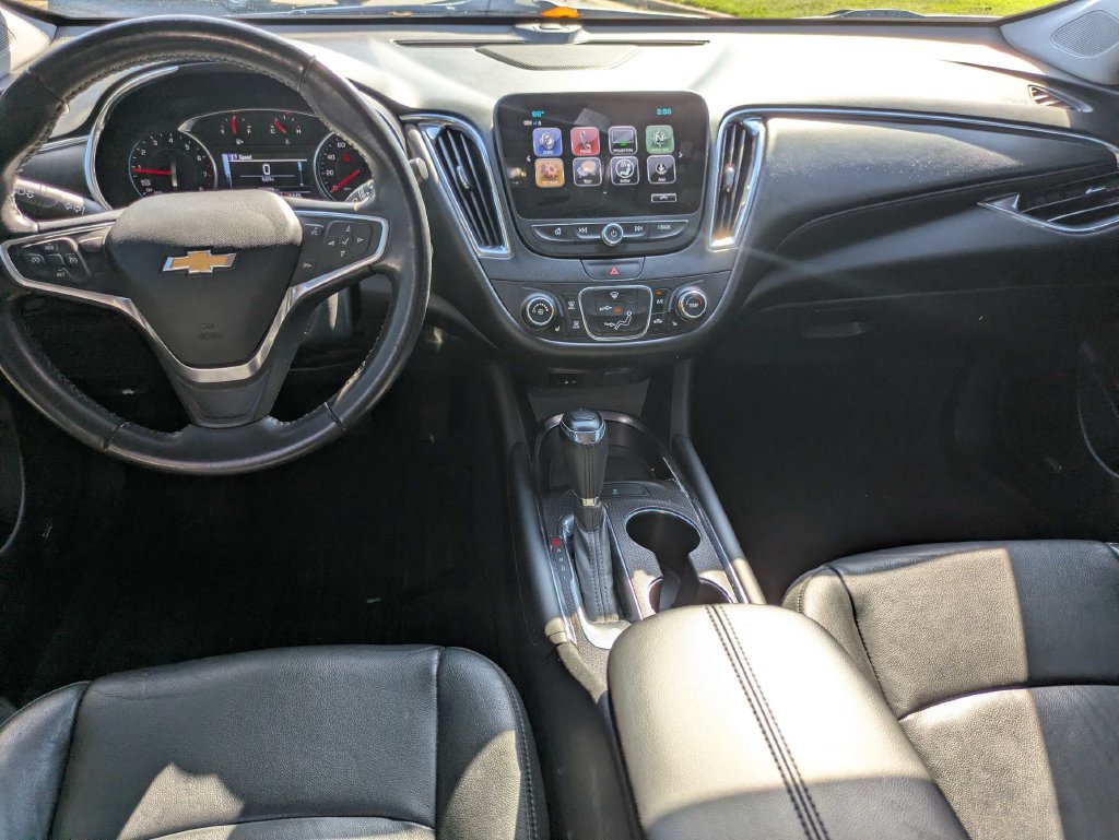 Used 2018 Chevrolet Malibu LT w/ Leather Package FWD image 15