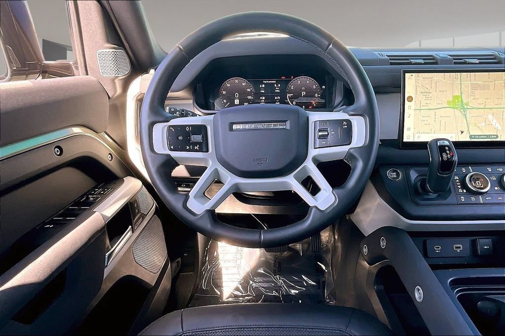 Certified 2023 Land Rover Defender 130 SE AWD/4WD image 8