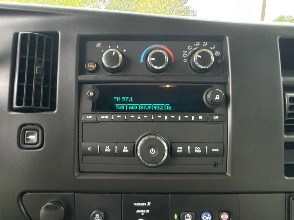 Used 2024 GMC Savana 2500 image 25