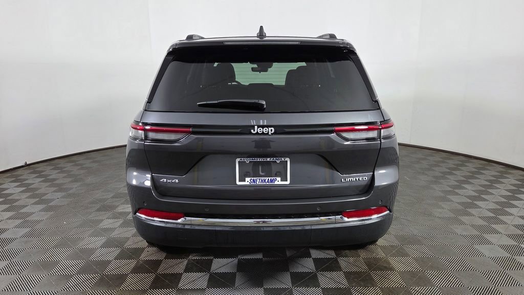 New 2025 Jeep Grand Cherokee Limited w/ Trailer Tow Package AWD/4WD image 8
