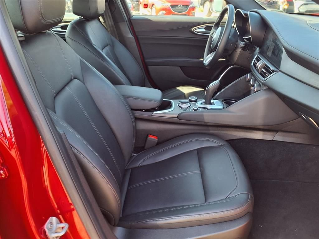 Used 2023 Alfa Romeo Giulia Ti image 13