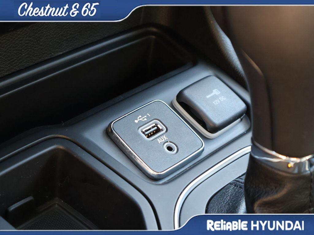 Used 2021 Jeep Cherokee Latitude Plus FWD image 38