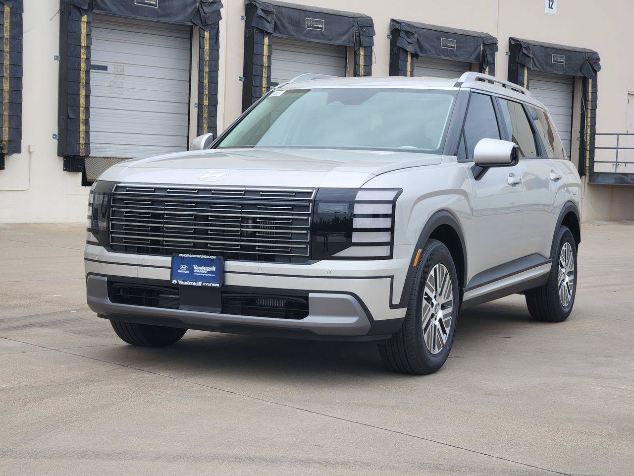 New 2026 Hyundai Palisade FWD Hybrid image 2