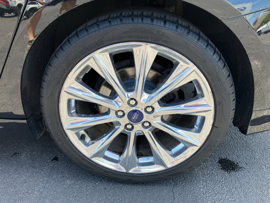 Used 2017 Ford Fusion Platinum FWD image 12