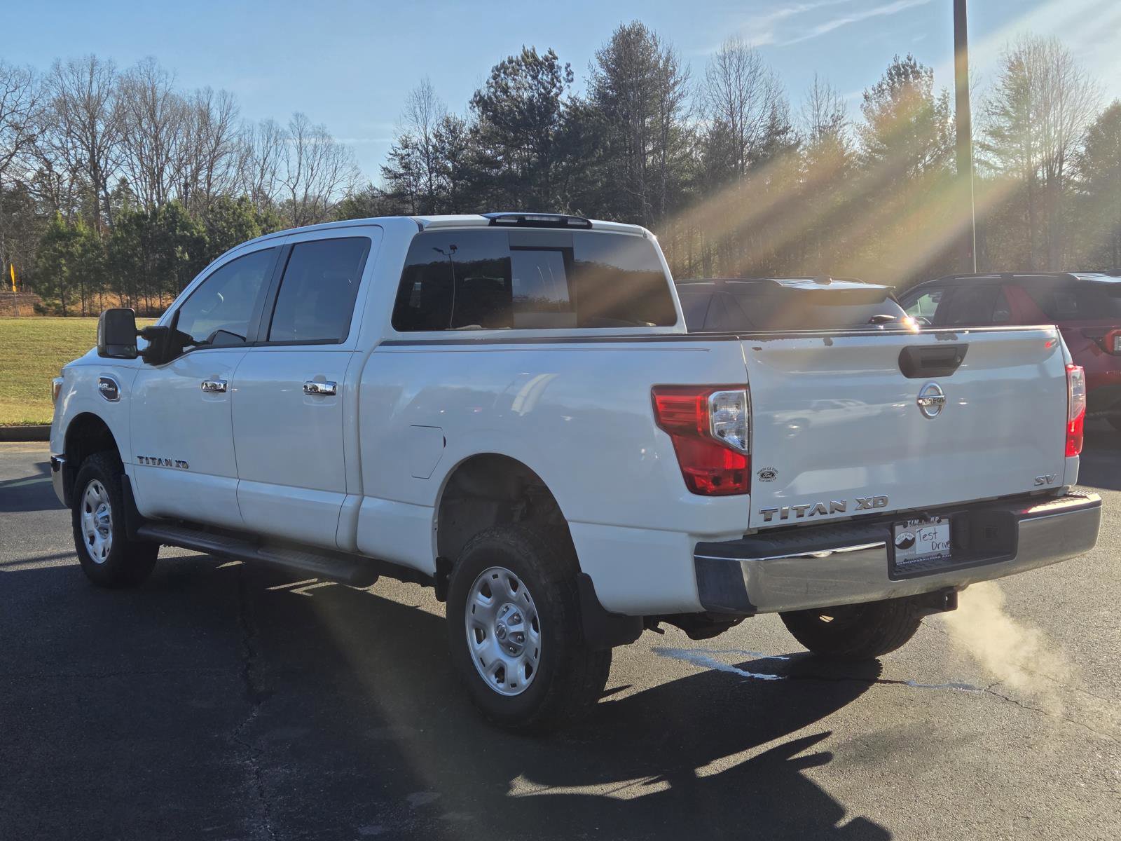 Used 2017 Nissan Titan SV image 4