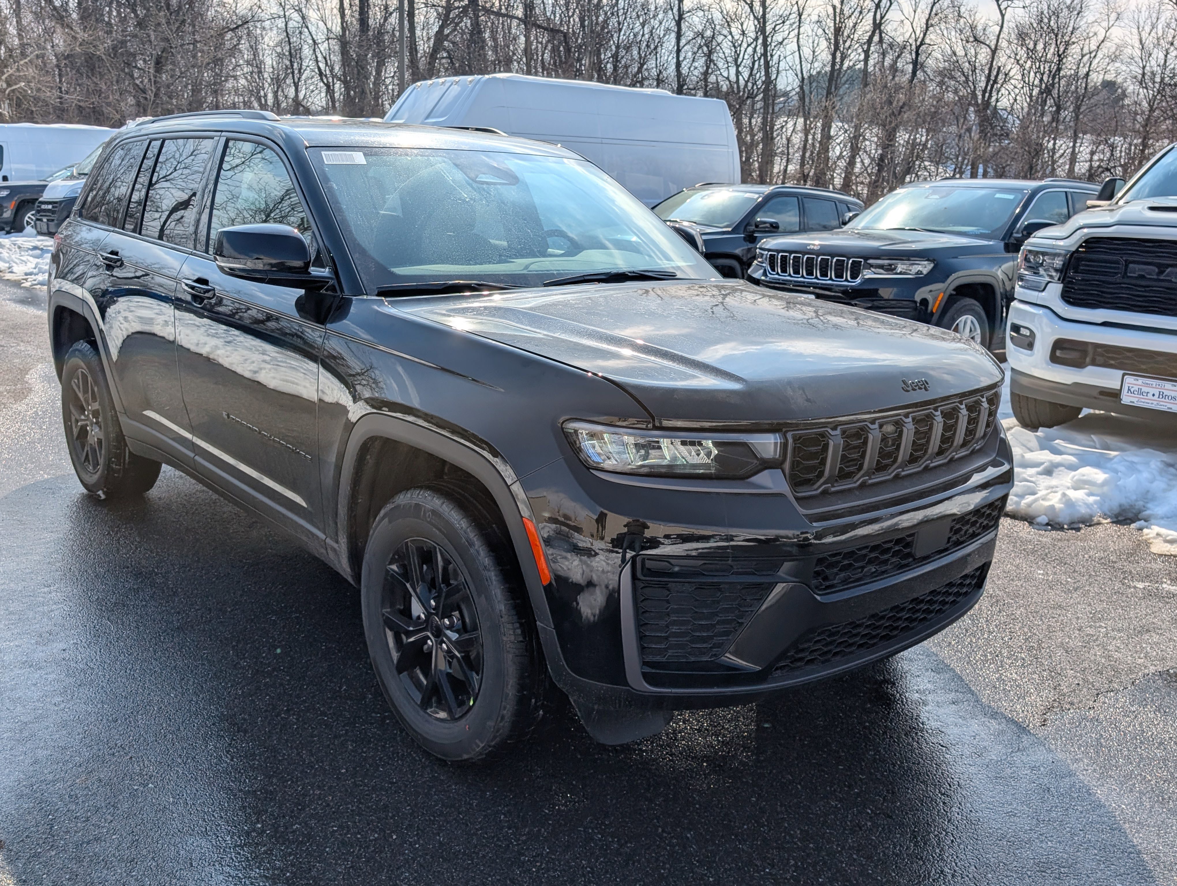 New 2026 Jeep Grand Cherokee Altitude image 4