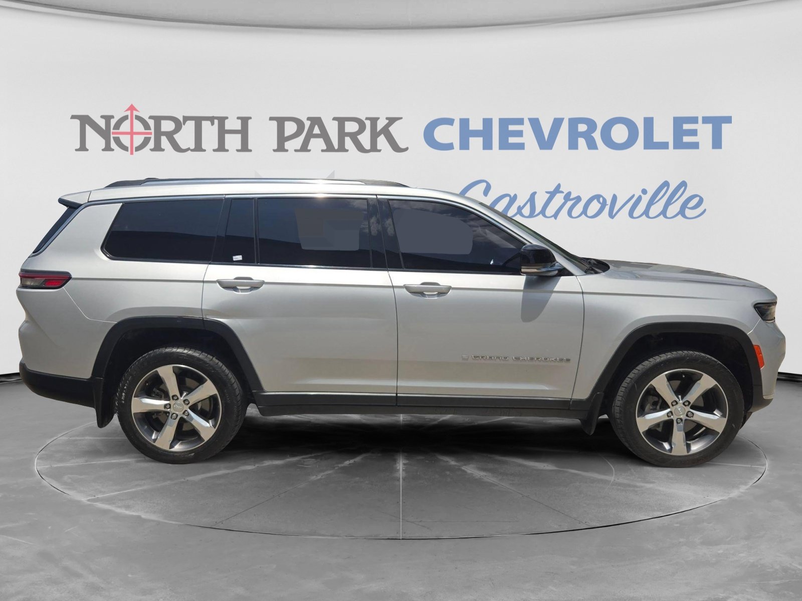 Used 2021 Jeep Grand Cherokee L Limited w/ MOPAR Finishing Package AWD/4WD image 2