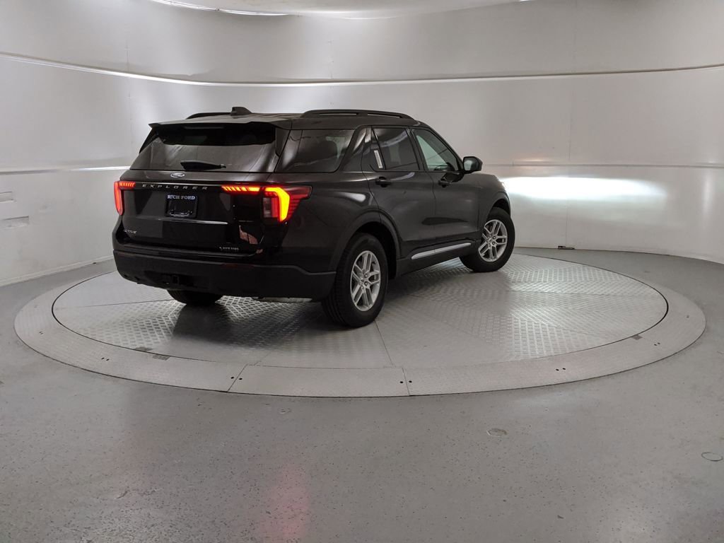 New 2025 Ford Explorer Active image 3