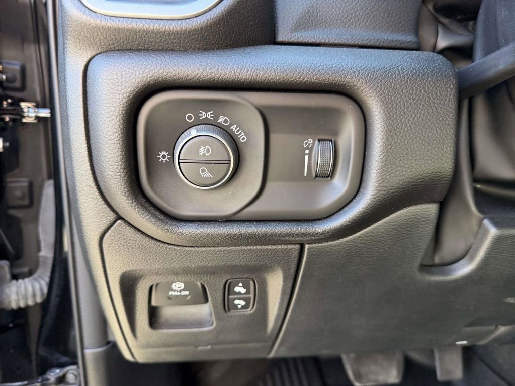 Used 2022 RAM 1500 Big Horn AWD/4WD image 28