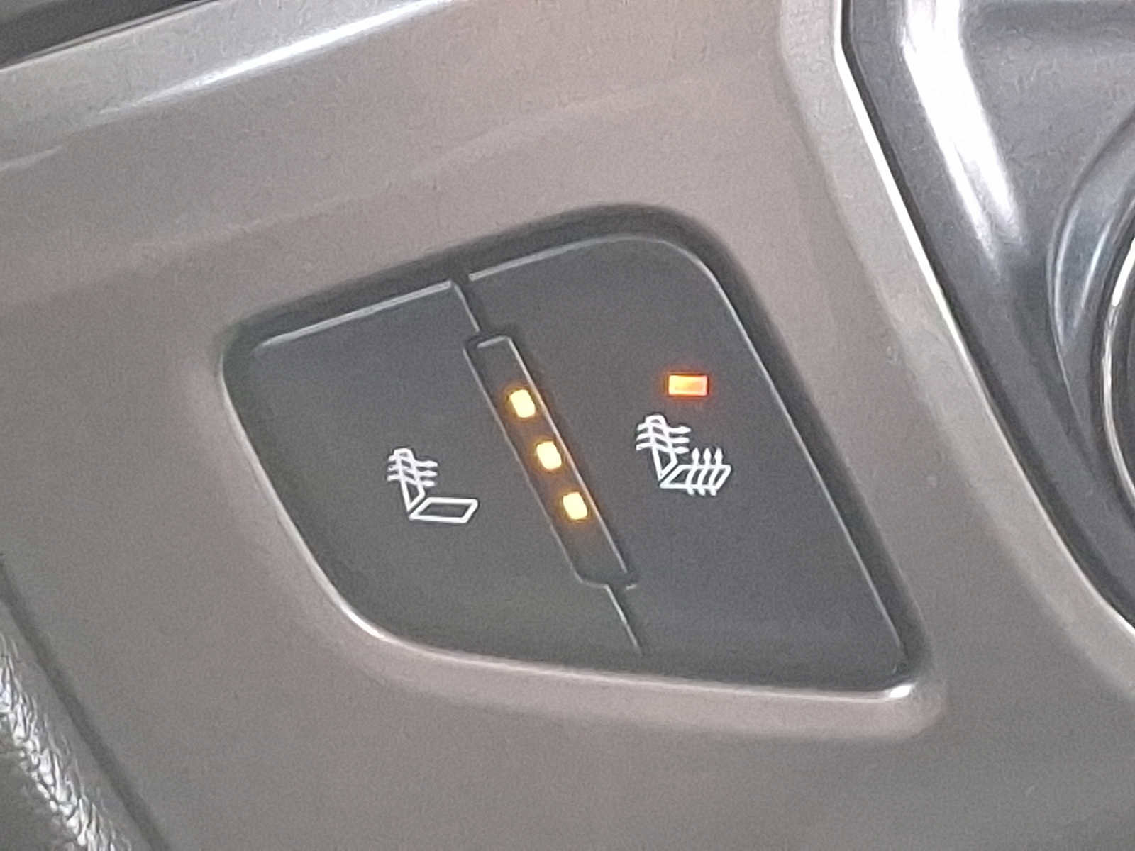 Used 2018 Chevrolet Silverado 1500 LT w/ All Star Edition image 21