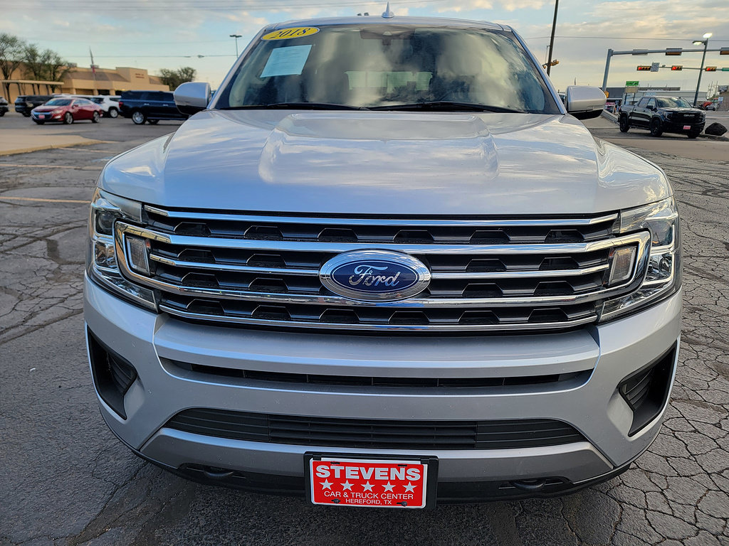 Used 2018 Ford Expedition XLT w/ Equipment Group 202A AWD/4WD image 4