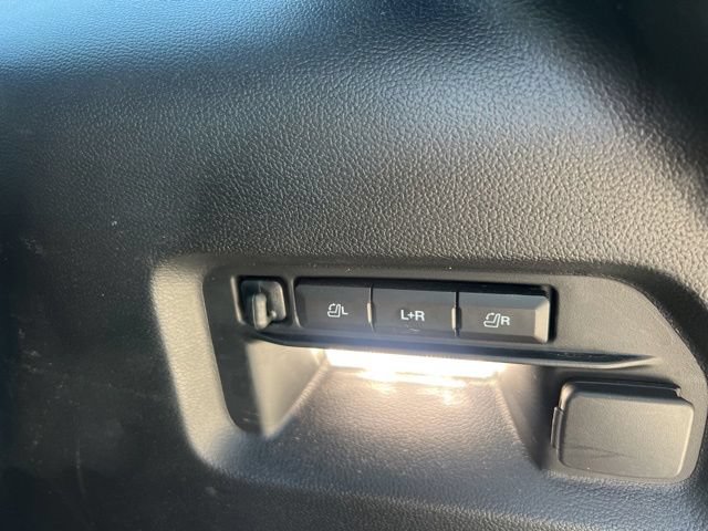Used 2024 Ford Explorer ST w/ Equipment Group 401A AWD/4WD image 17