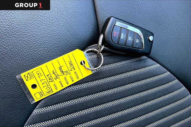 Certified 2019 Toyota Camry SE FWD image 15