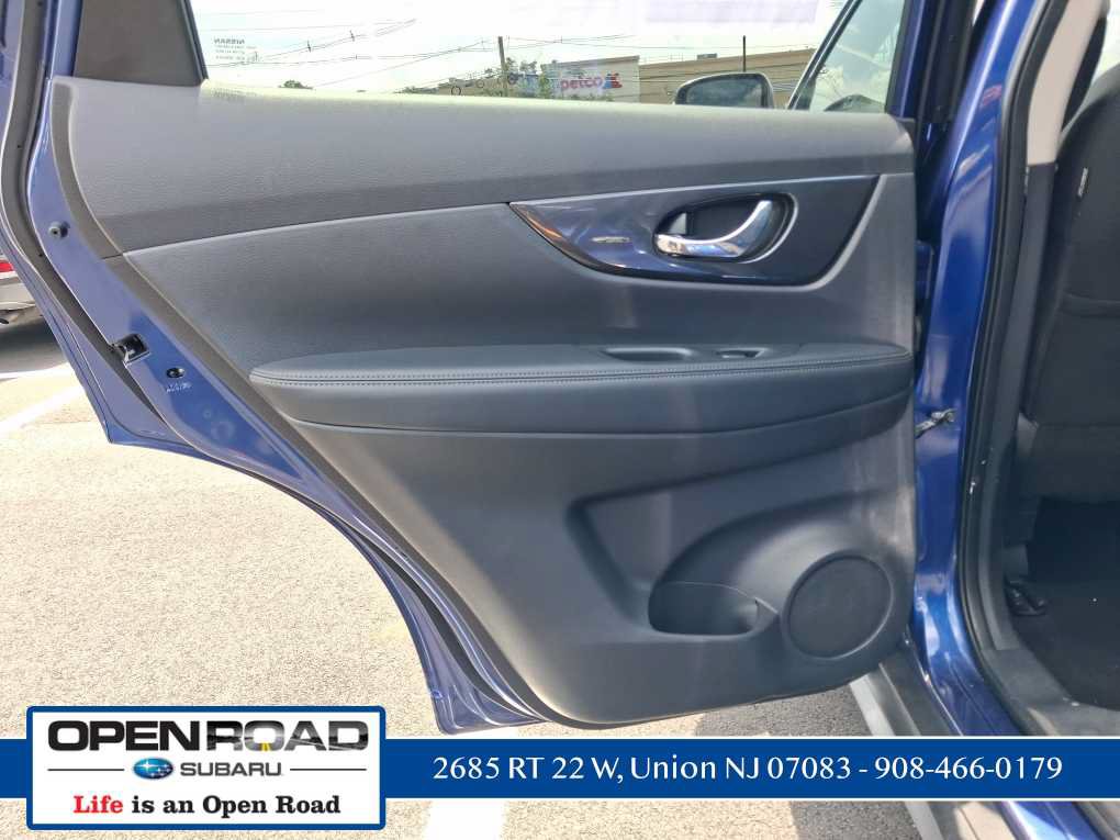 Used 2017 Nissan Rogue S w/ Appearance Package AWD/4WD image 49