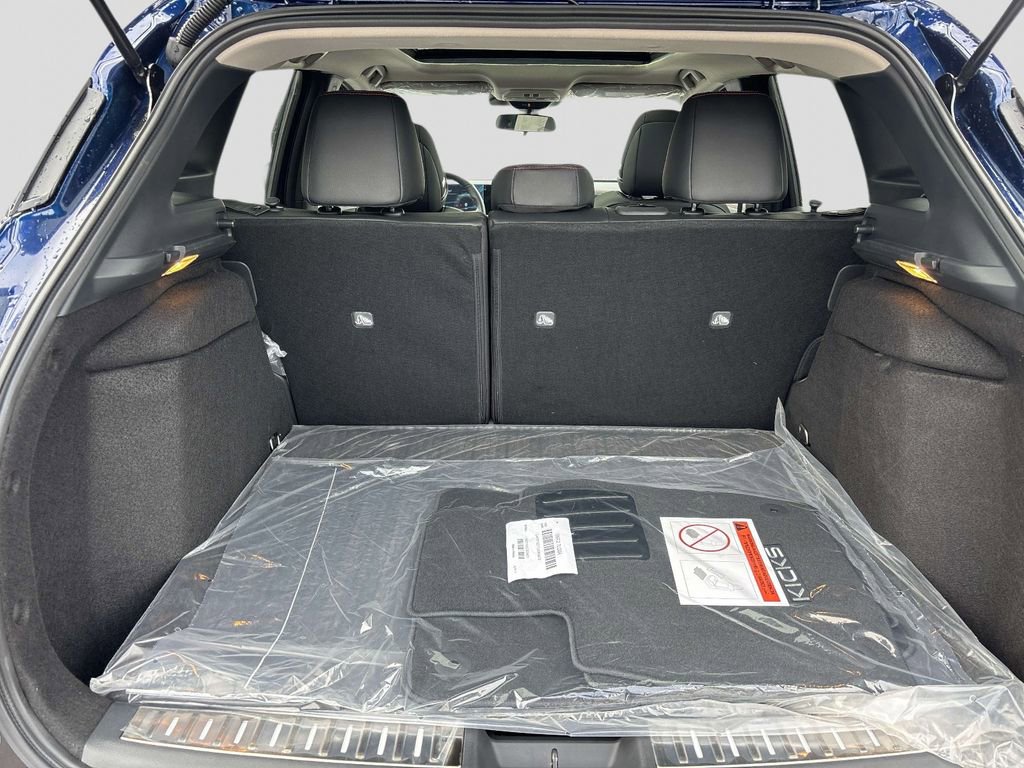 New 2026 Nissan Kicks SR w/ SR Premium Package AWD/4WD image 4
