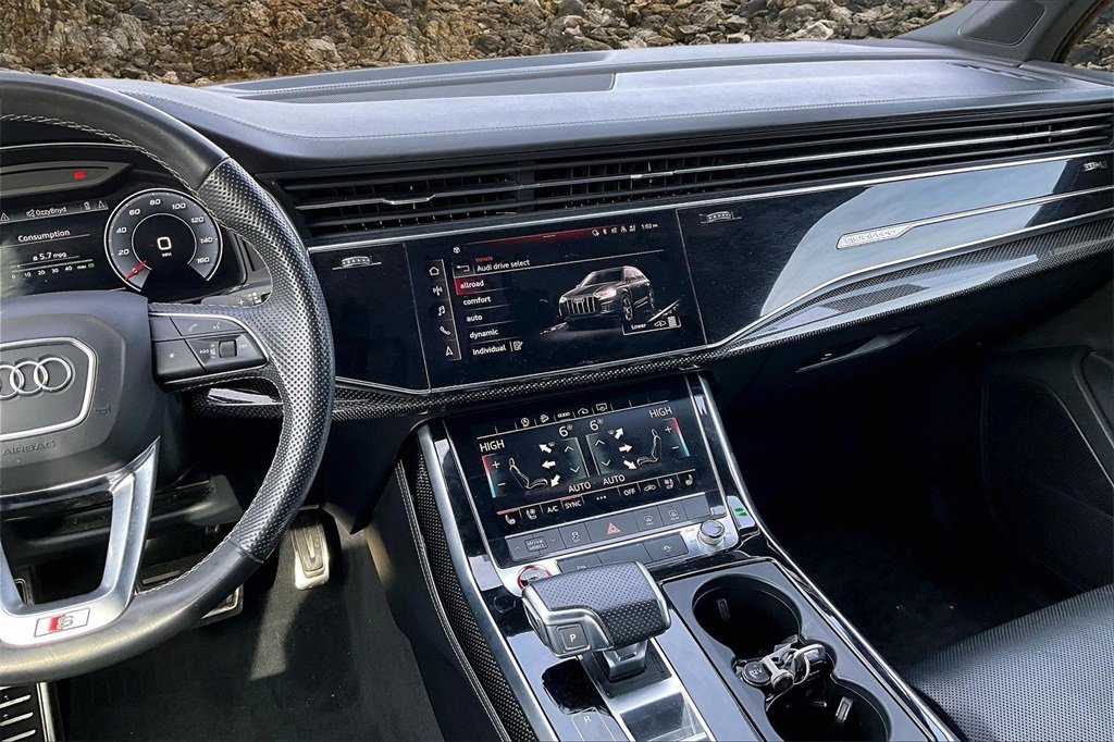 Used 2022 Audi SQ7 Premium Plus w/ SQ7 Executive Package image 6