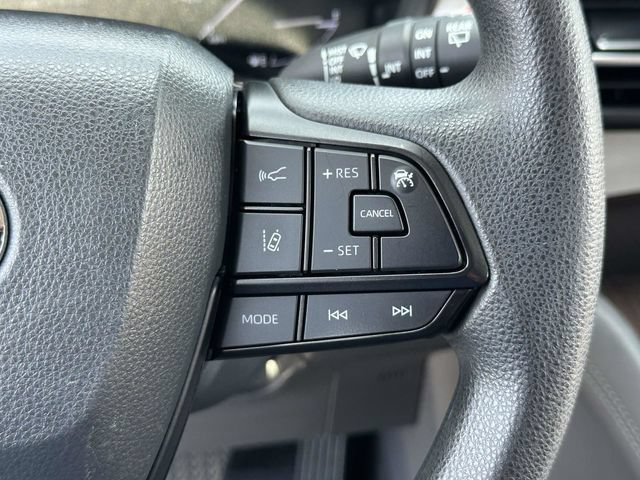 Used 2023 Toyota Sienna LE FWD image 9