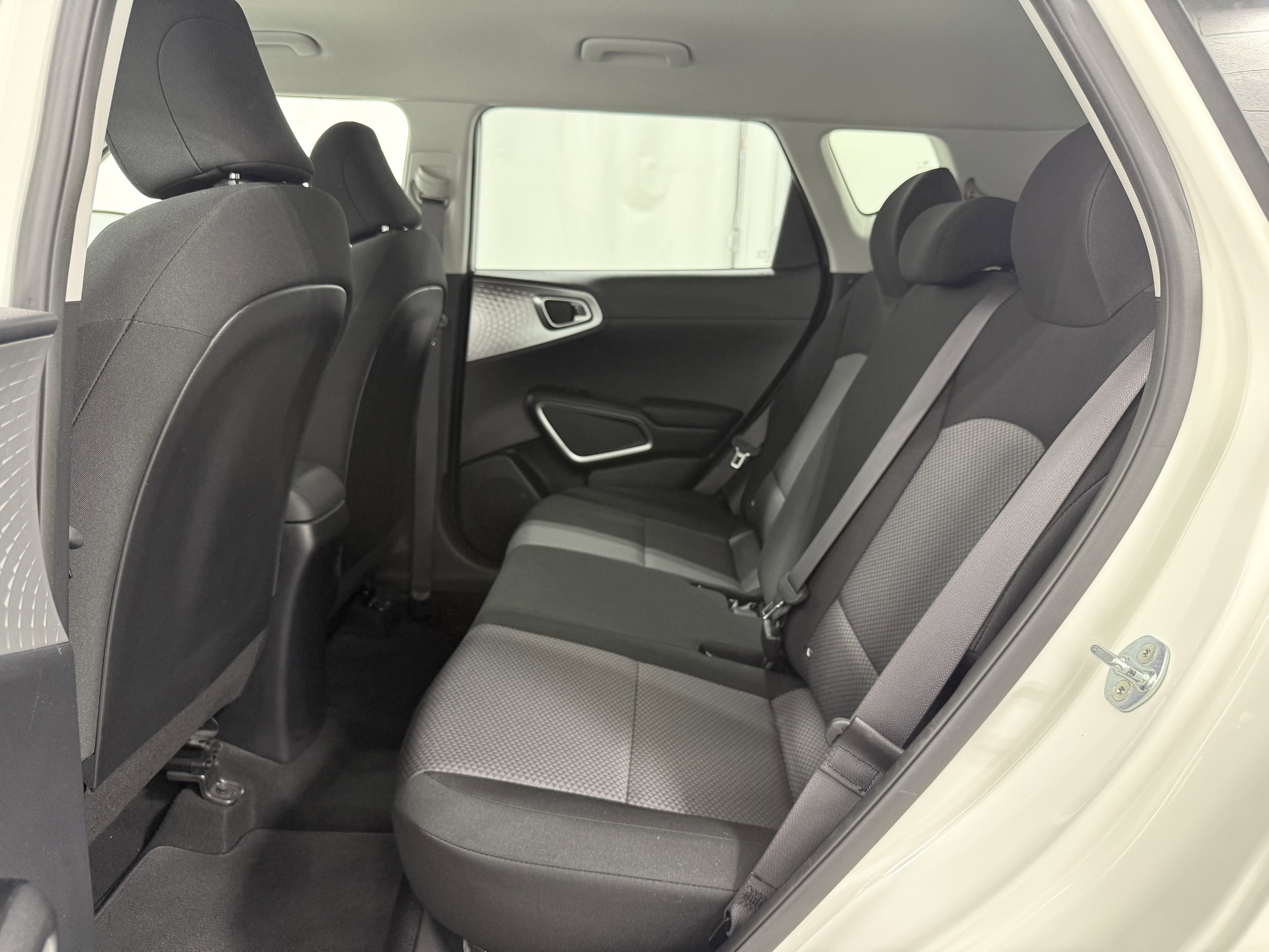 Used 2021 Kia Soul LX image 11