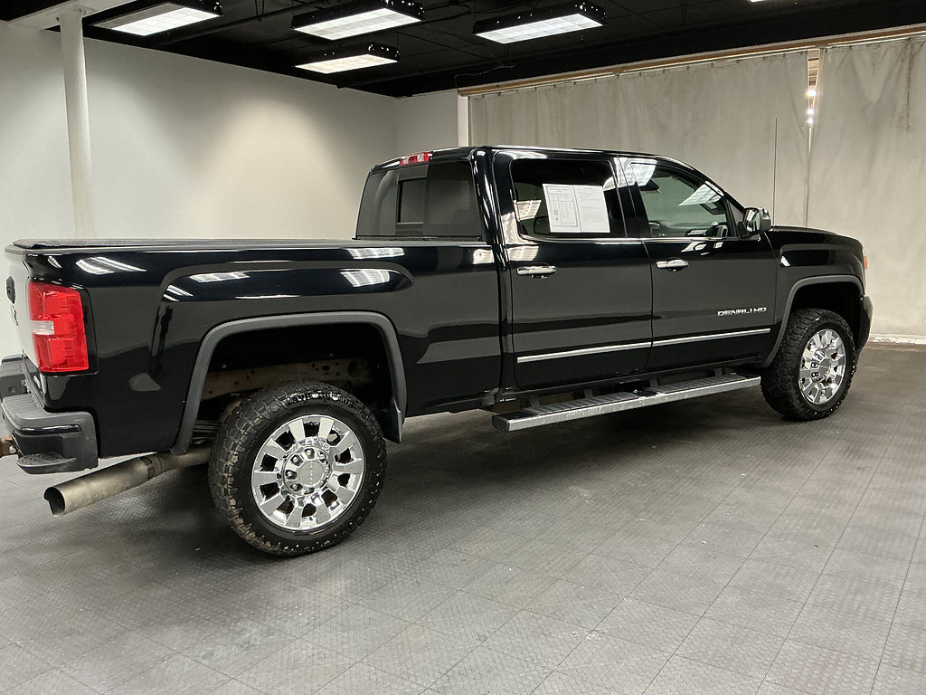 Used 2016 GMC Sierra 2500 Denali w/ Duramax Plus Package AWD/4WD image 6