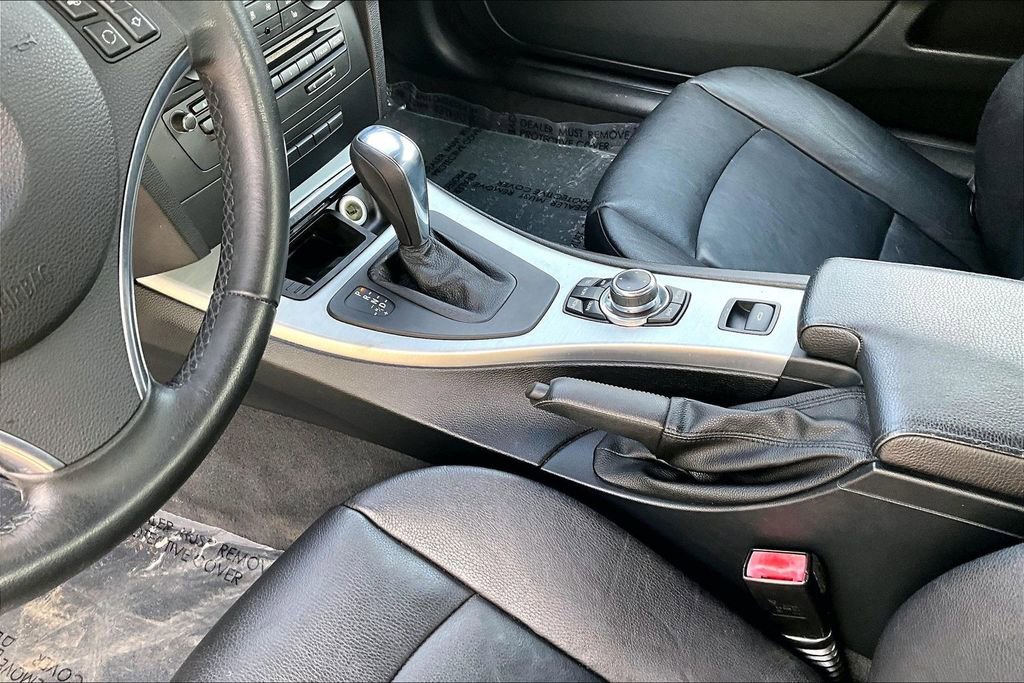 Used 2013 BMW 335i Convertible image 18