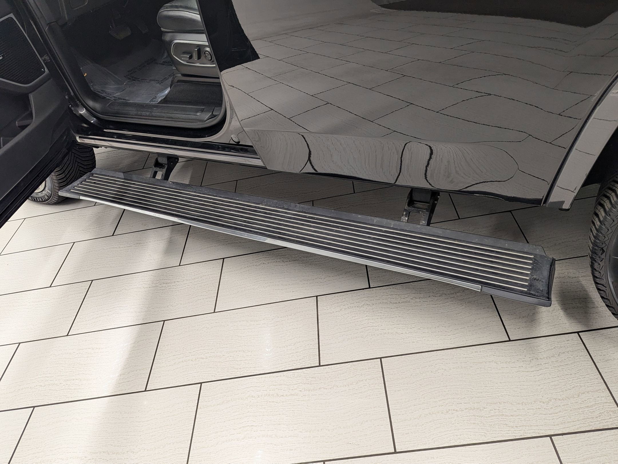 Used 2022 Jeep Wagoneer Series III w/ Premium Group I image 17