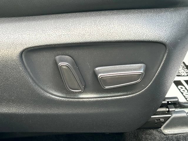 Used 2022 Toyota Highlander XLE AWD/4WD image 31