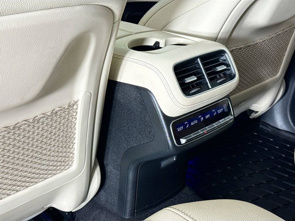 Used 2023 Mercedes-Benz GLS 450 4MATIC image 17