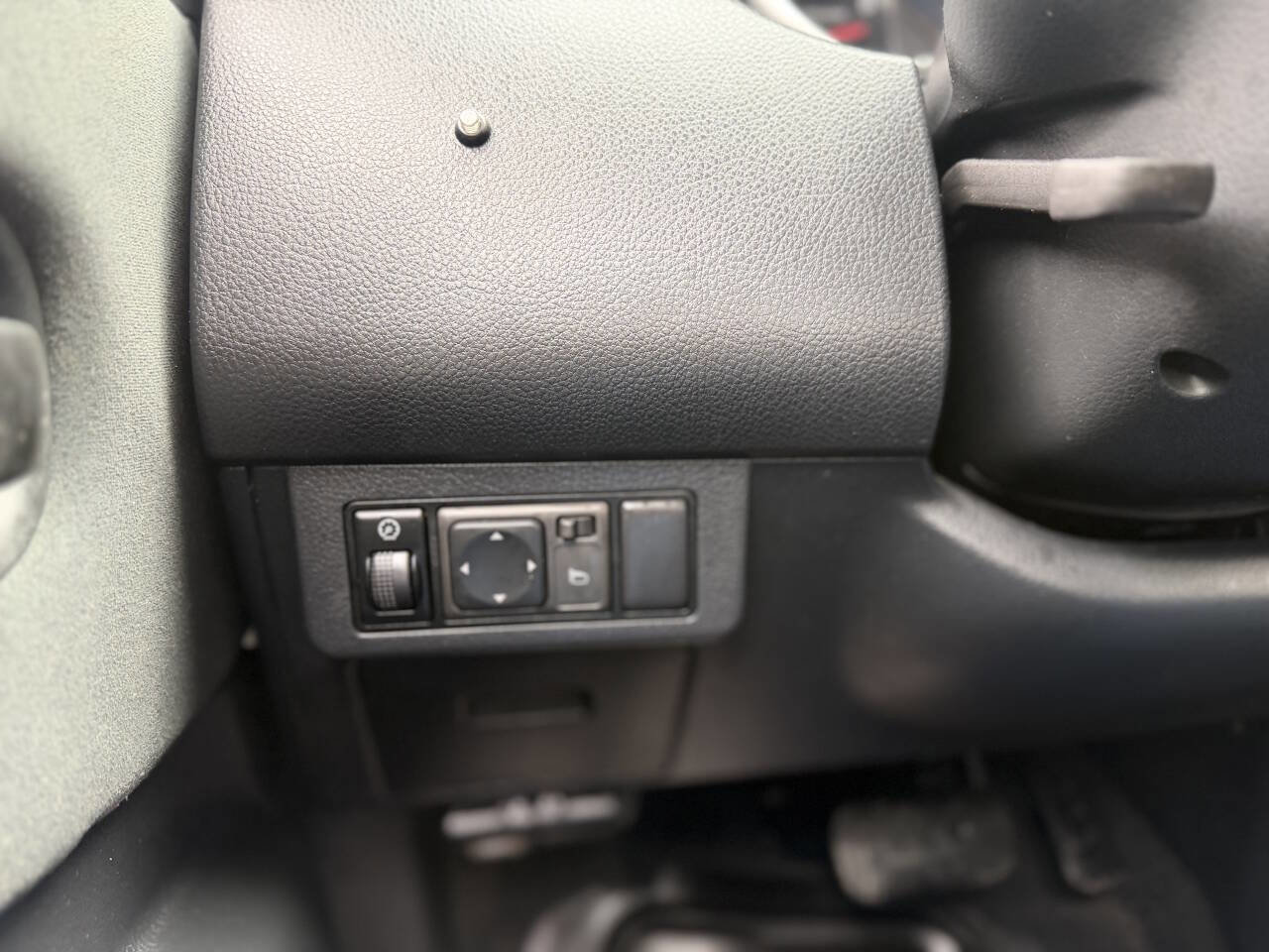 Used 2010 Nissan Versa 1.8 S w/ PWR Plus Pkg FWD image 11