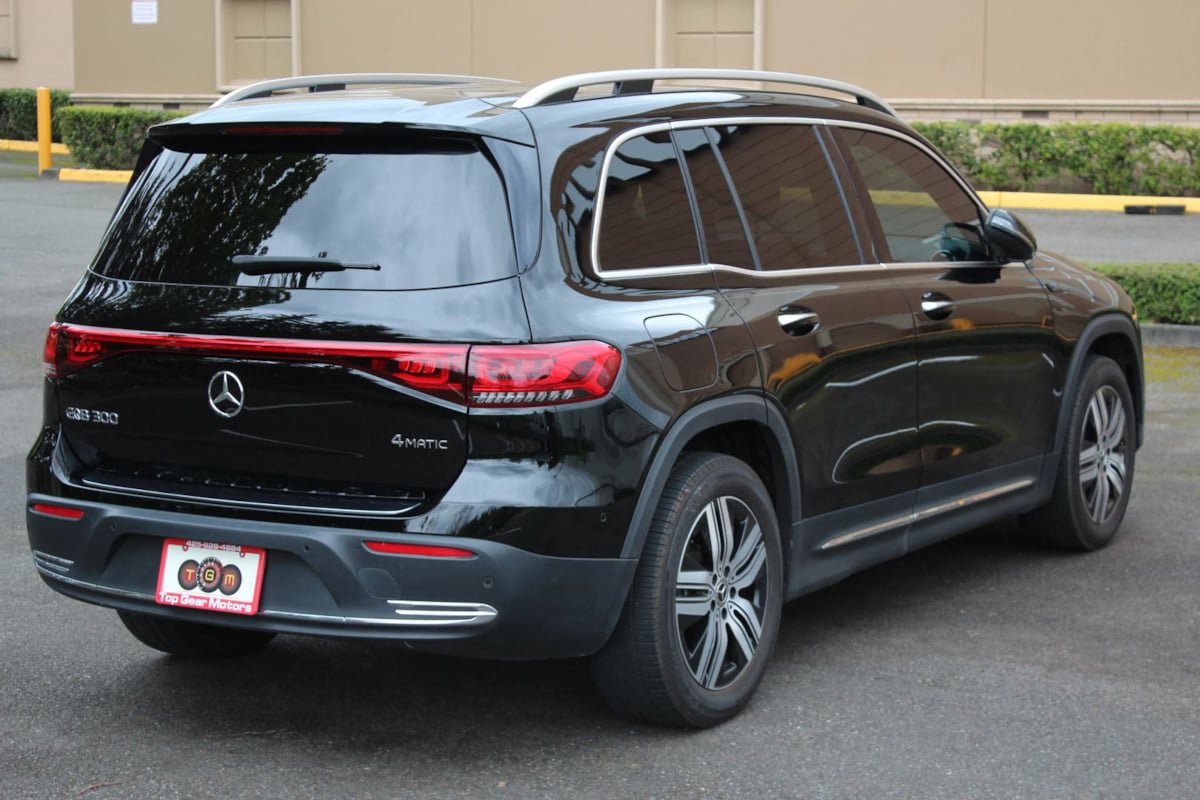 Used 2022 Mercedes-Benz EQB 300 4MATIC image 5
