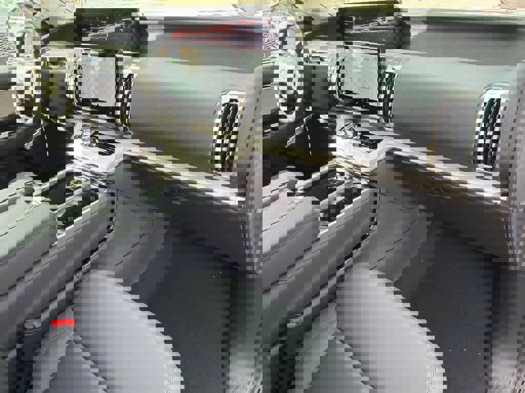 New 2026 Ford Expedition Active image 13