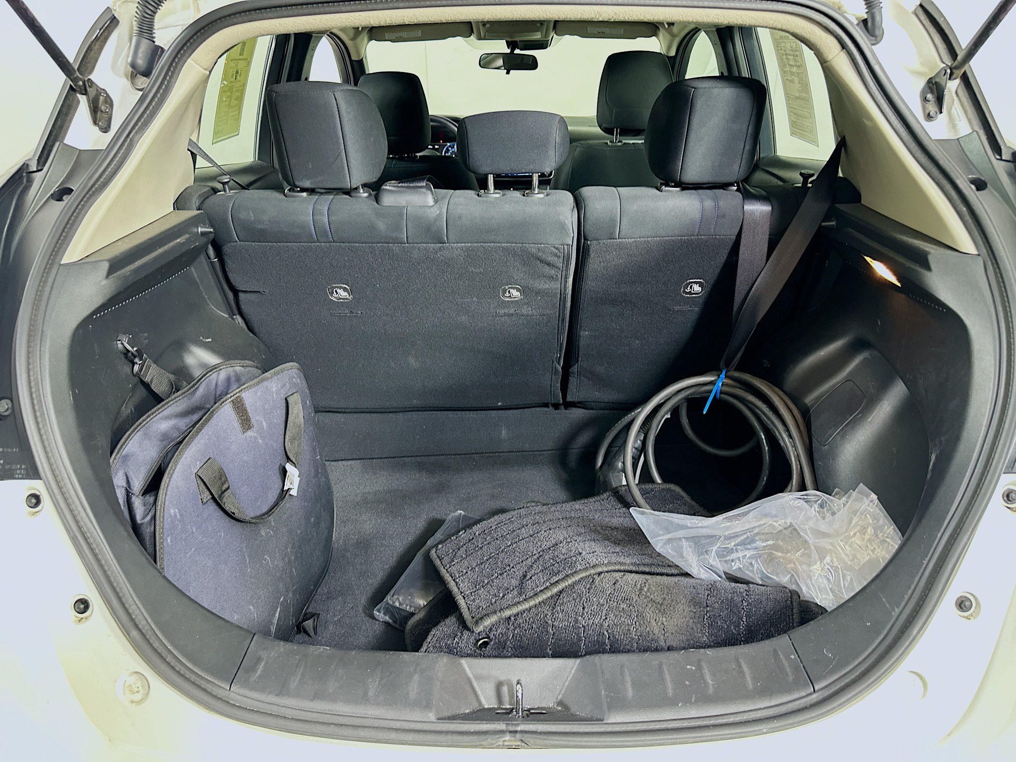 Used 2025 Nissan Leaf S FWD image 26