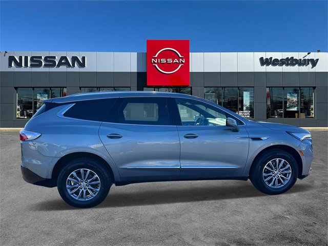 Used 2024 Buick Enclave Premium image 2