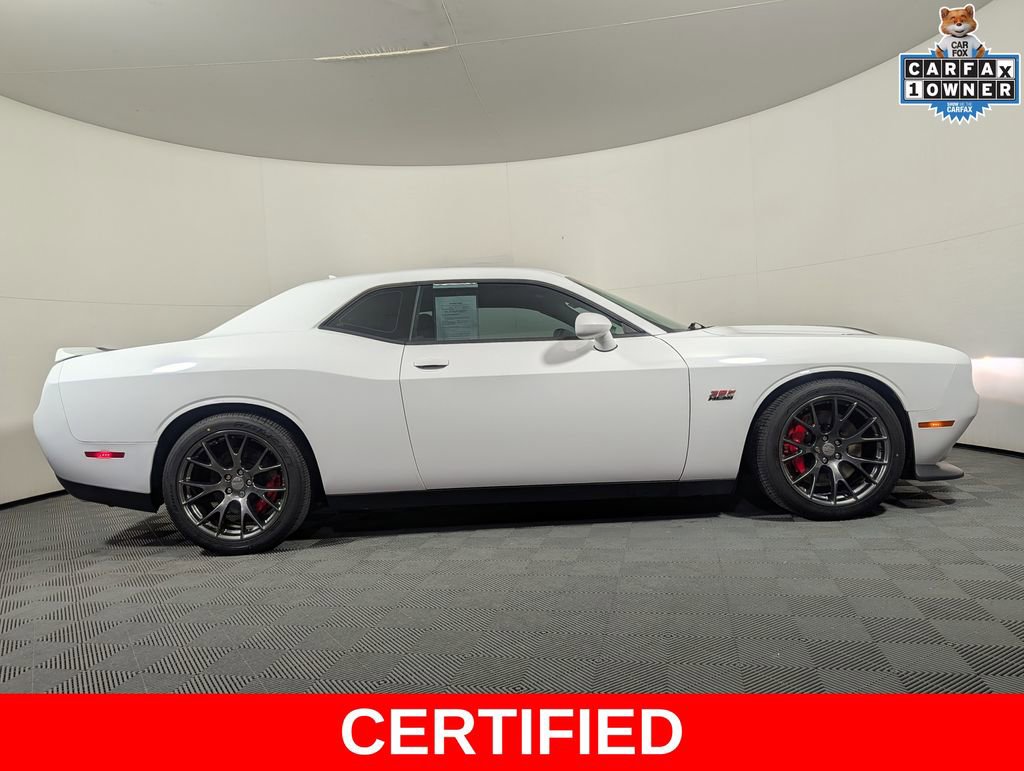 Used 2015 Dodge Challenger SRT w/ Technology Group image 2