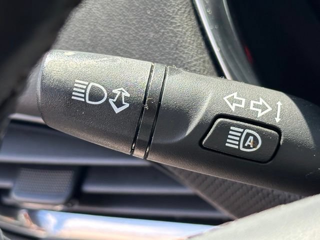 Used 2023 Chevrolet Traverse RS FWD image 21