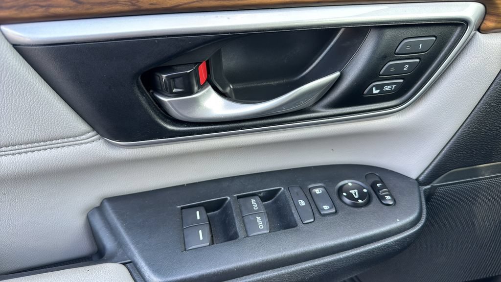 Used 2017 Honda CR-V Touring image 30