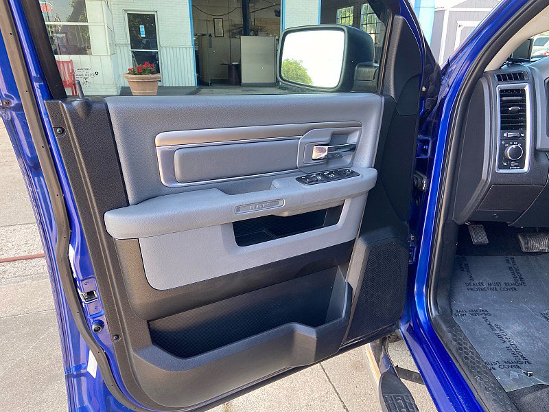 Used 2017 RAM 1500 Classic SLT image 11