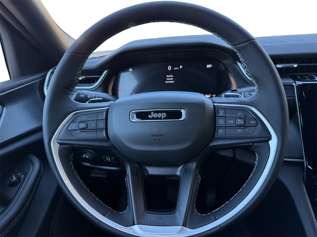 New 2025 Jeep Grand Cherokee Altitude image 12