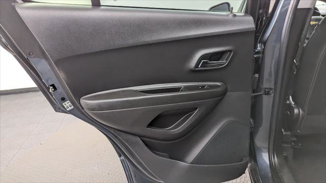 Used 2021 Chevrolet Trax LT image 16