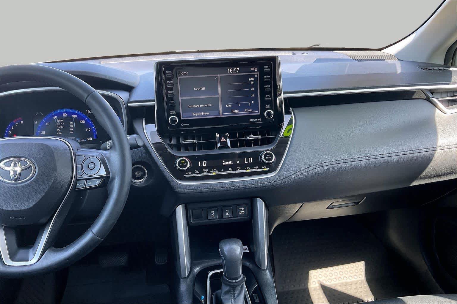 Used 2022 Toyota Corolla Cross XLE w/ Convenience Package AWD/4WD image 6