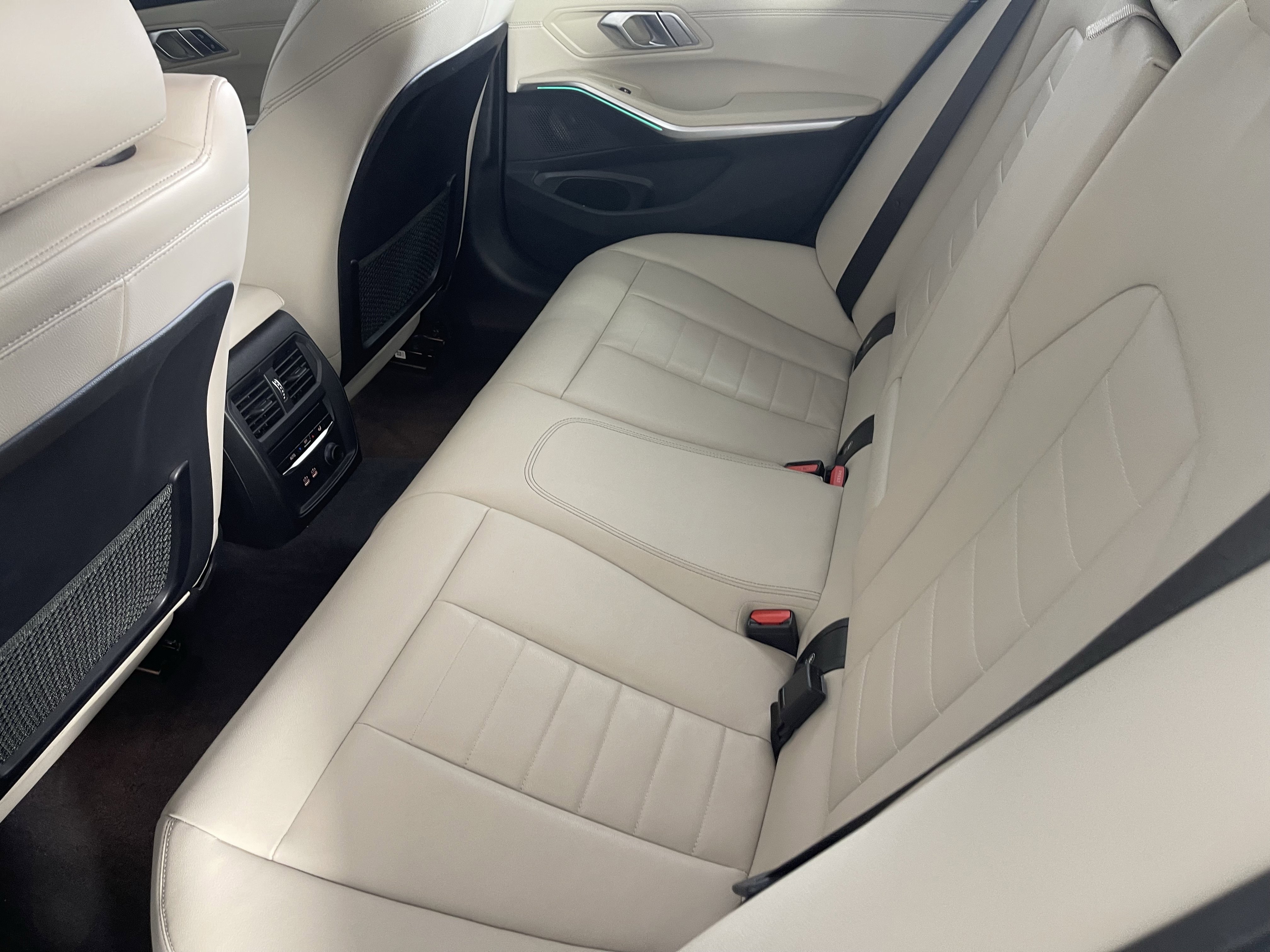 Used 2019 BMW 330i xDrive Sedan w/ Driving Assistance Package image 15