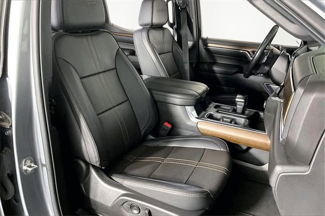 Used 2024 Chevrolet Silverado 1500 High Country w/ Technology Package image 29