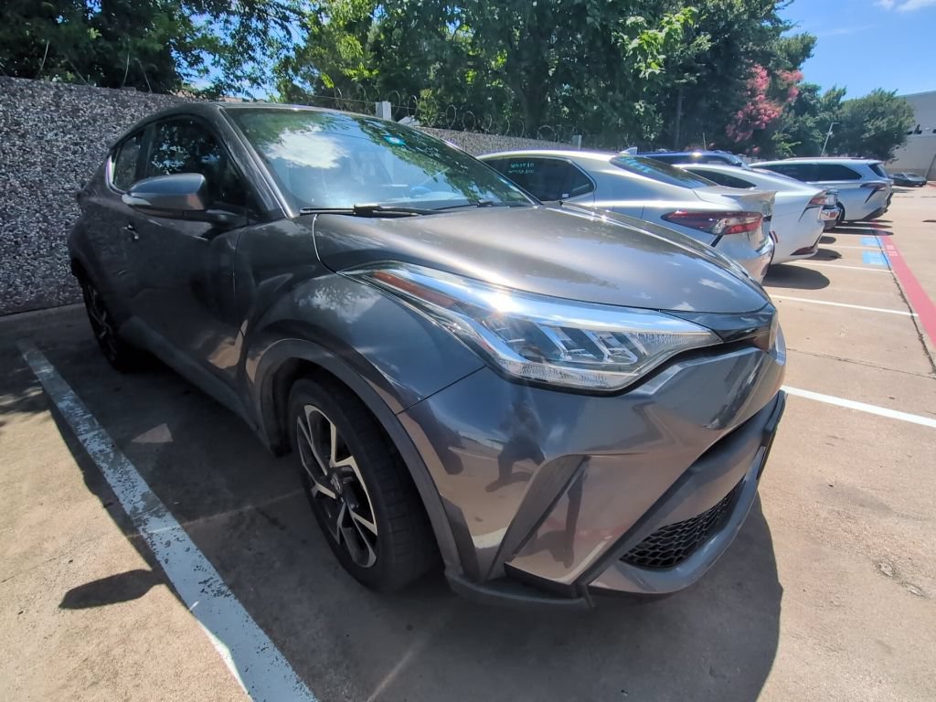 Used 2020 Toyota C-HR XLE FWD image 4