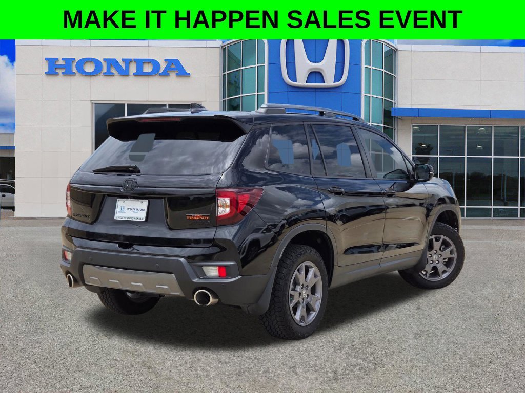Used 2024 Honda Passport TrailSport image 3
