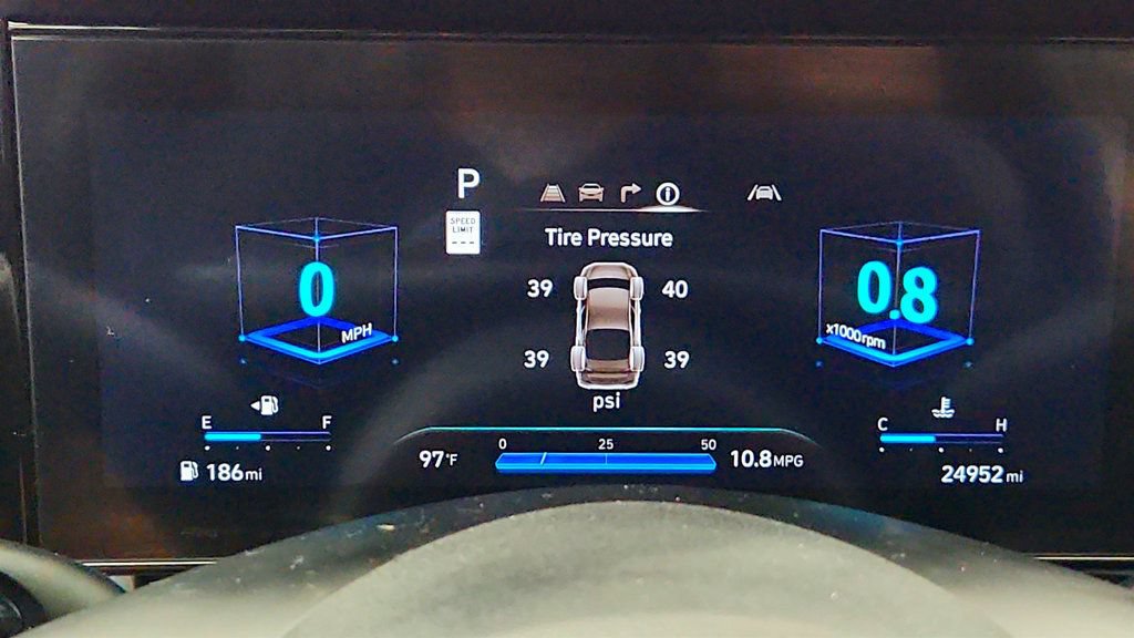 Used 2024 Hyundai Elantra SEL FWD image 14