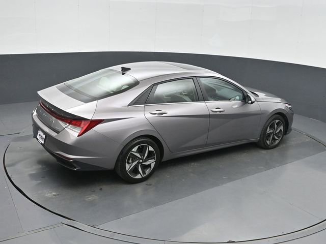 Used 2023 Hyundai Elantra Limited image 30