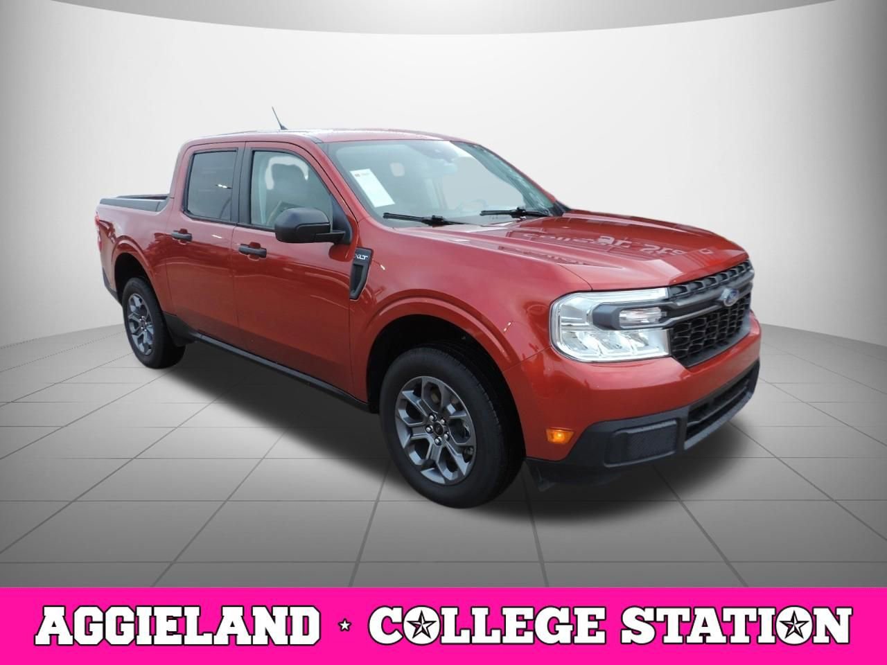 Used 2022 Ford Maverick XLT FWD image 3