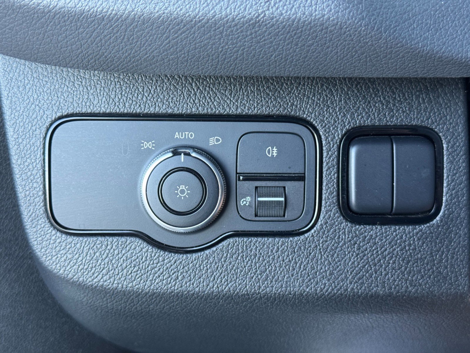 Used 2021 Mercedes-Benz Sprinter 3500 w/ Bench Seat Package image 16